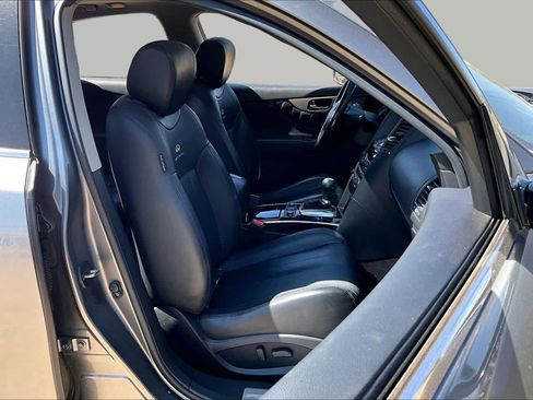 Used 2014 INFINITI QX70 AWD w/ Premium Package image 8