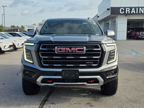 Used 2025 GMC Yukon XL AT4 AWD/4WD image 2
