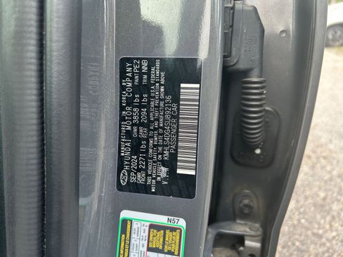 Used 2025 Hyundai Elantra SEL FWD image 23