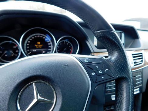 Used 2016 Mercedes-Benz E 350 4MATIC Sedan image 22