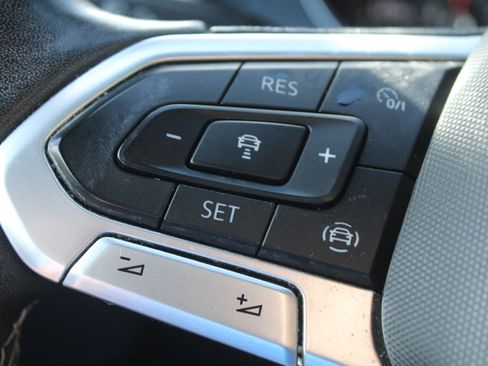 Used 2021 Volkswagen Atlas Cross Sport SE w/ Panoramic Sunroof Package AWD/4WD image 28