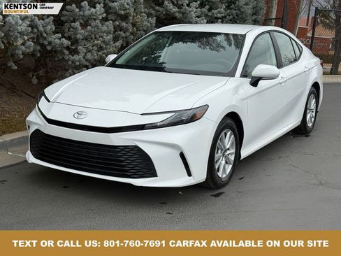 Used 2026 Toyota Camry LE image 3