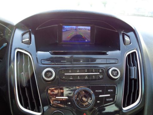 Used 2016 Ford Focus SE w/ Equipment Group 201A image 22