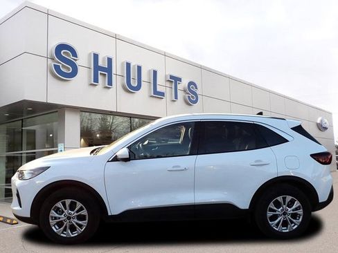 Certified 2023 Ford Escape Active w/ Tech Pack #2 AWD/4WD image 2