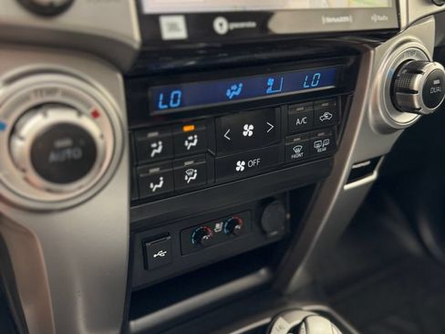 Used 2020 Toyota 4Runner Limited AWD/4WD image 32
