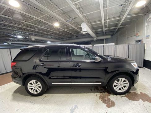 Used 2019 Ford Explorer XLT w/ Equipment Group 201A AWD/4WD image 27