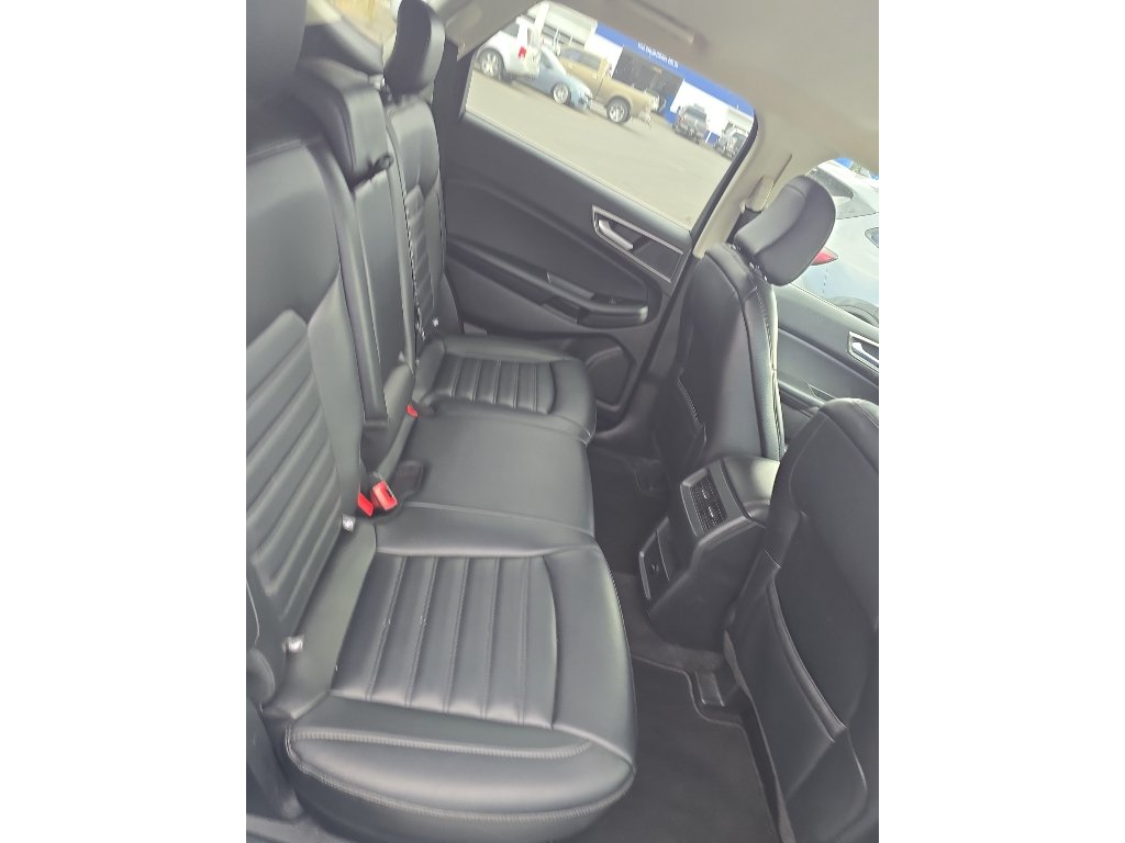 Used 2024 Ford Edge SEL AWD/4WD image 9