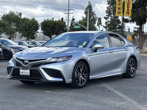 Used 2024 Toyota Camry SE FWD image 7