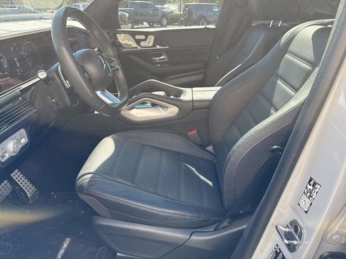 Used 2024 Mercedes-Benz GLS 450 4MATIC image 11