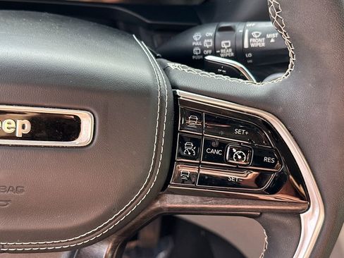 Used 2023 Jeep Grand Cherokee Overland image 25