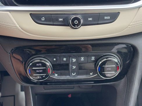Used 2021 Buick Encore GX Select w/ Sport Touring Package FWD image 22