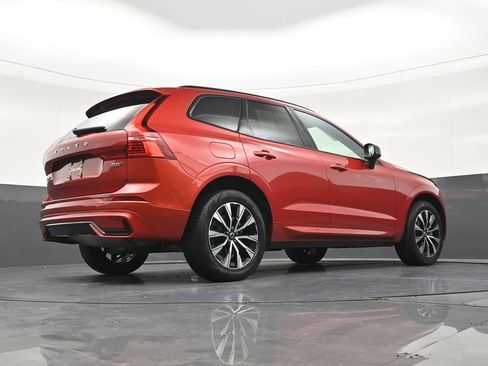 Used 2024 Volvo XC60 B5 Core AWD/4WD image 29