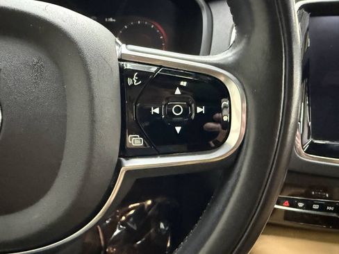 Used 2016 Volvo XC90 T6 Momentum w/ Momentum Plus Package AWD/4WD image 25