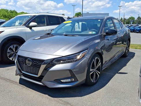 Used 2020 Nissan Sentra SR w/ Premium Package FWD image 2