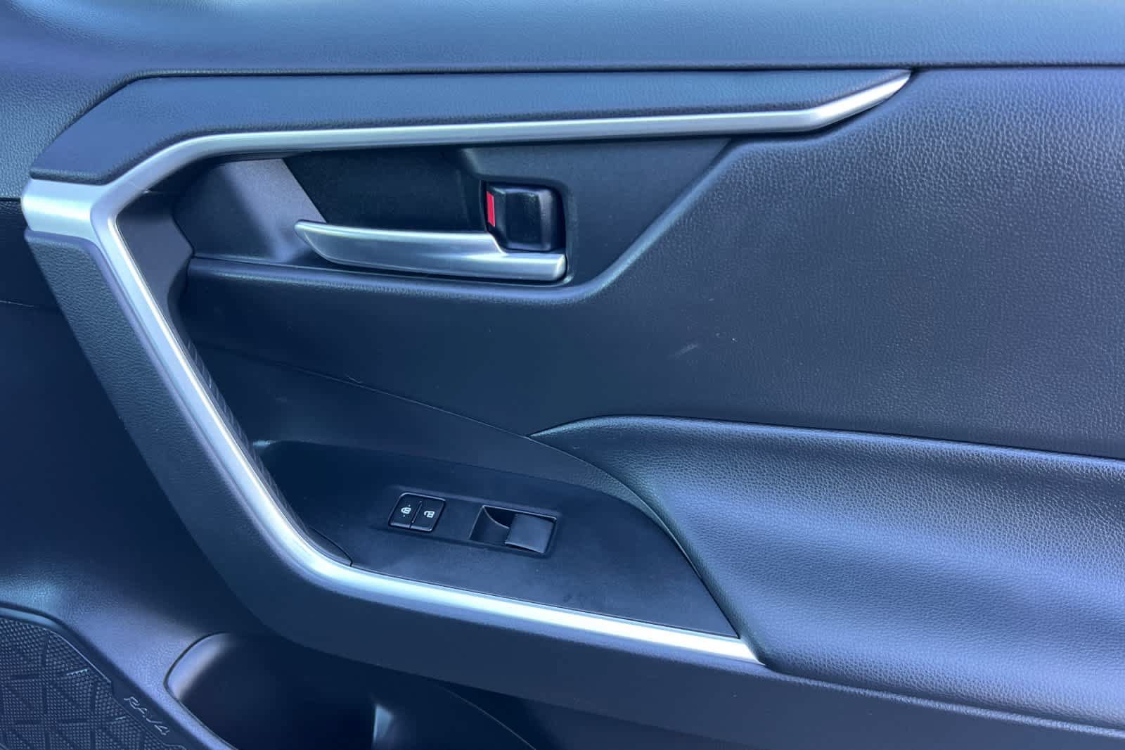 Certified 2021 Toyota RAV4 XLE FWD image 19