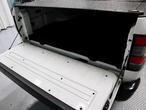 Used 2023 Nissan Frontier S RWD image 13