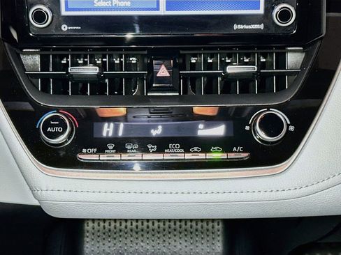 Used 2022 Toyota Corolla SE image 13