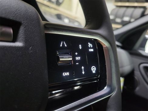 New 2025 Land Rover Discovery Sport Dynamic SE image 16