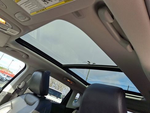 Used 2022 Jeep Compass Latitude w/ Sun and Sound Group AWD/4WD image 32