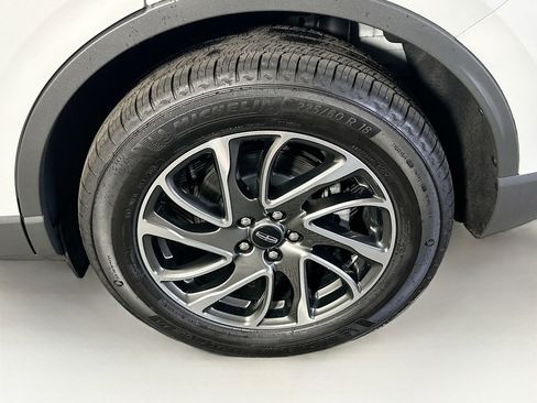 Used 2022 Lincoln Corsair AWD w/ Equipment Group 101A image 11