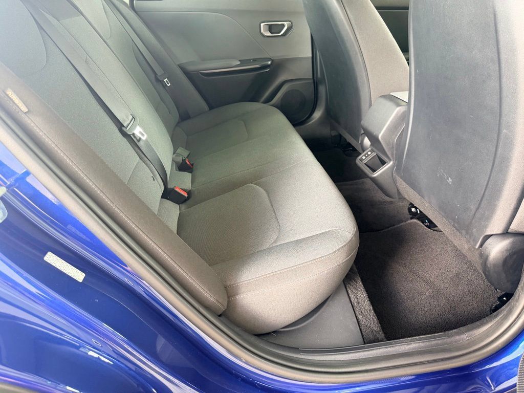 Used 2025 Kia K4 FWD image 33