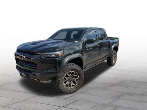 Used 2025 Chevrolet Colorado ZR2 AWD/4WD image 3