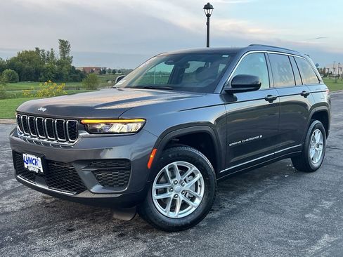 New 2025 Jeep Grand Cherokee Laredo X w/ Luxury Tech Group I image 38