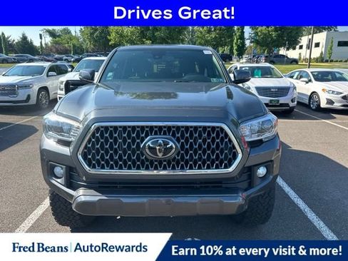 Used 2019 Toyota Tacoma TRD Off-Road AWD/4WD image 2