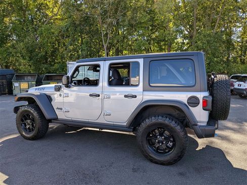 Used 2024 Jeep Wrangler Unlimited image 8