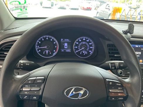 Used 2020 Hyundai Elantra SEL w/ Cargo Package (C1) FWD image 5