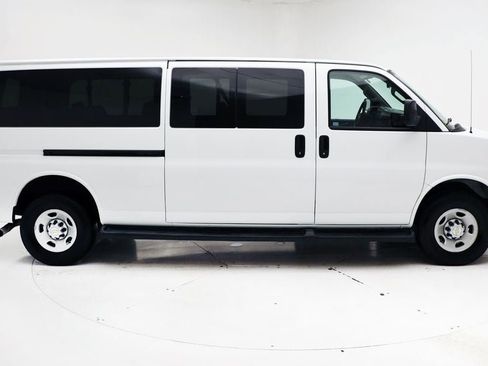 Used 2023 Chevrolet Express 3500 LS image 3