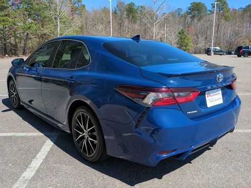 Used 2024 Toyota Camry SE image 6