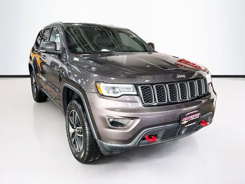 Used 2018 Jeep Grand Cherokee Trailhawk w/ Trailhawk Luxury Group image 3