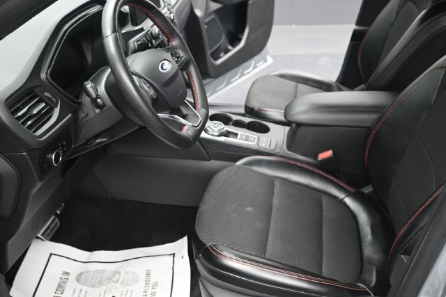 Certified 2024 Ford Escape ST-Line AWD/4WD image 6