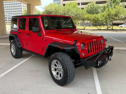 Used 2014 Jeep Wrangler Unlimited Sport w/ Quick Order Package 24S AWD/4WD image 2