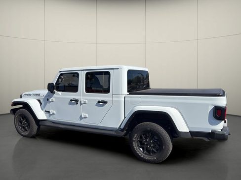 Used 2025 Jeep Gladiator Sport AWD/4WD image 5