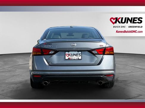 Used 2024 Nissan Altima 2.5 SR FWD image 9