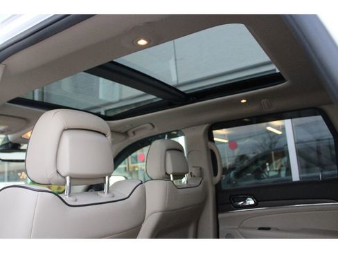 Certified 2021 Jeep Grand Cherokee Overland image 30