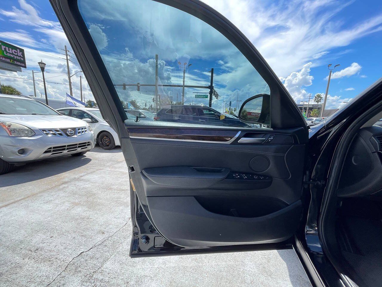 Used 2017 BMW X3 sDrive28i RWD image 2