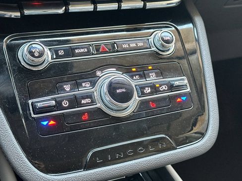 Used 2022 Lincoln Corsair FWD image 20