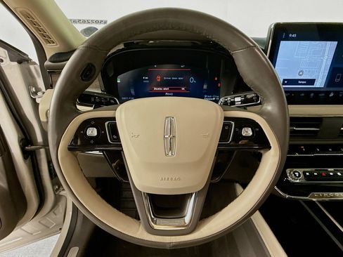 Used 2024 Lincoln Corsair Grand Touring image 11