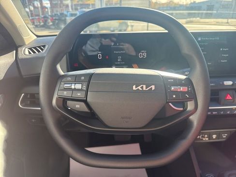 New 2025 Kia K4 FWD image 23