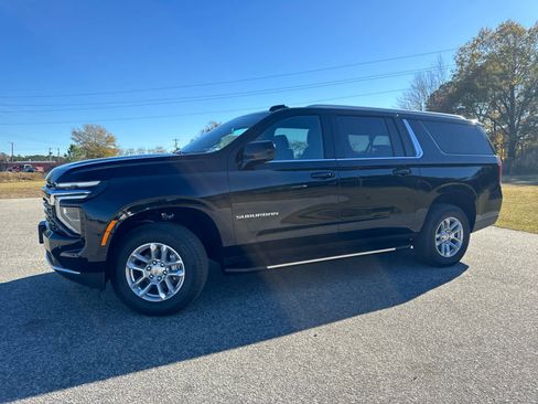 New 2026 Chevrolet Suburban LS image 3