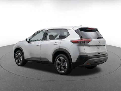 Used 2025 Nissan Rogue SV AWD/4WD image 7
