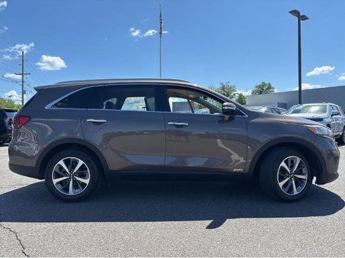 Used 2019 Kia Sorento EX AWD/4WD image 10