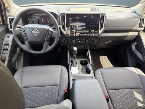Used 2025 Nissan Frontier SV w/ SV Convenience Package AWD/4WD image 15