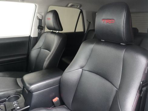 Used 2020 Toyota 4Runner TRD Off-Road Premium AWD/4WD image 13