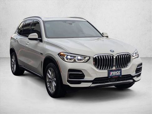Used 2023 BMW X5 xDrive45e w/ Executive Package image 3