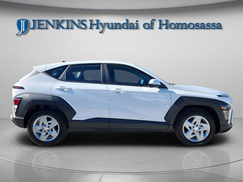 New 2026 Hyundai Kona SE image 5