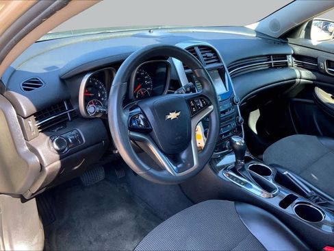 Used 2016 Chevrolet Malibu LT FWD image 16